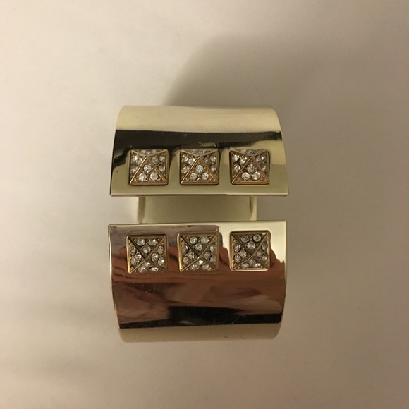 Good cuff - Picture 2 of 4